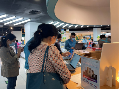 深圳消费电子和家电购置补贴启动首日 市民消费兴致高，商家活动力度大